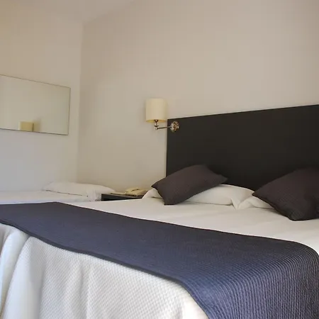 Hotel Robles 3*
