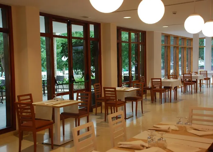 Hotel Robles 3*