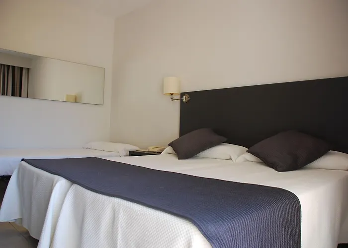 Hotel Robles 3*